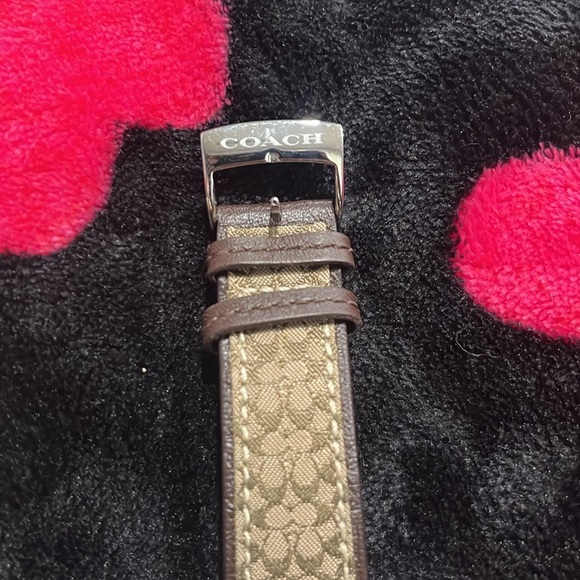 Coach Watch. Leather Brown Logo - Picture 6 of 7